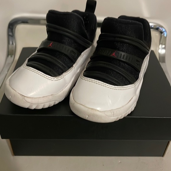 Jordan size 8c - Picture 2 of 5